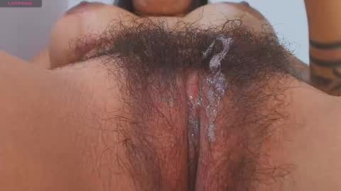 Snapshot of hillary_jones chatting on 10-22-25, 10:26 sarah online show from 10-22-25, 10:26