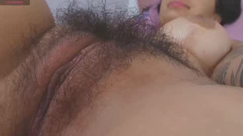 Snapshot of hillary_jones chatting on 11-11-25, 11:21 sarah online show from 11-11-25, 11:21