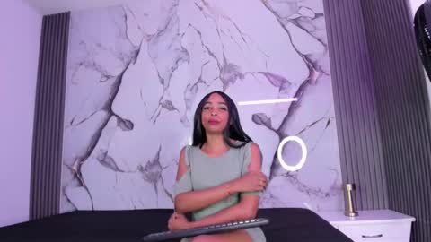 Snapshot of hillarytonsonx chatting on 09-10-25, 12:05 Hillarytonsonx online show from 09-10-25, 12:05