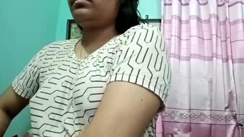 himuhimu22 online show from 01-21-25, 08:54