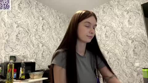 Hina online show from 05-17-26, 07:43