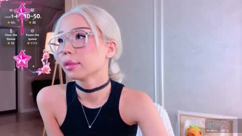 Snapshot of hinnarin chatting on 09-30-25, 02:05 hinnarin online show from 09-30-25, 02:05