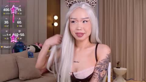 Snapshot of hinnarin chatting on 10-14-25, 01:17 hinnarin online show from 10-14-25, 01:17