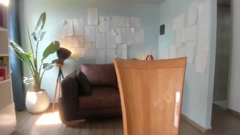 Hinnata online show from 11-29-25, 06:11