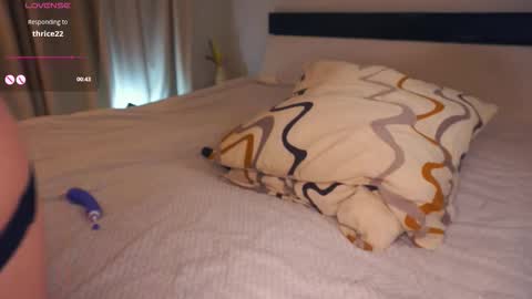 Leya Day Mary Night   PvT Open online show from 09-30-25, 08:03