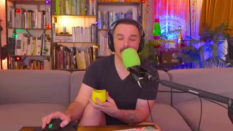 HipsterTrash Clark one half of Task Manager online show from 06-25-26, 07:35