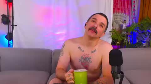 HipsterTrash Clark one half of Task Manager online show from 07-17-26, 07:15