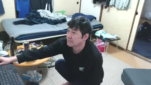 Snapshot of hiro110 chatting on 03-17-26, 11:19 hiro110 online show from 03-17-26, 11:19