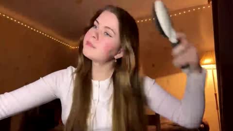 I am Amy ntmu Lets hit 10 Thumbs Up together online show from 03-06-26, 03:08