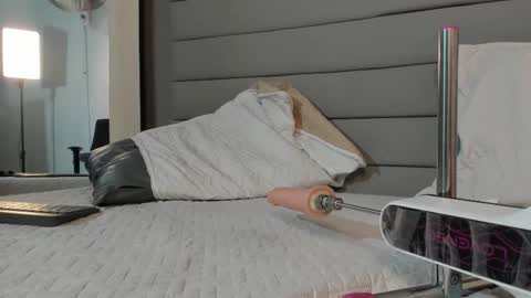 Hisoka online show from 09-09-25, 11:26