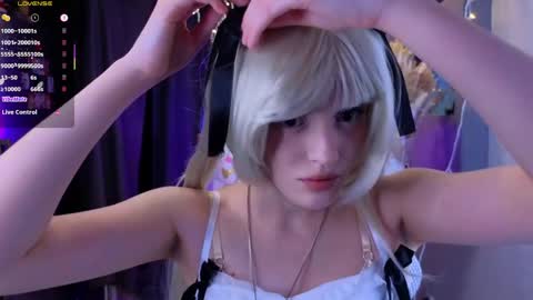 Snapshot of hisoka__akerley chatting on 05-17-26, 07:54 Ella online show from 05-17-26, 07:54