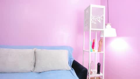 hiyakasudere_ online show from 09-30-25, 06:57