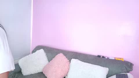 hiyakasudere_ online show from 10-14-25, 06:42