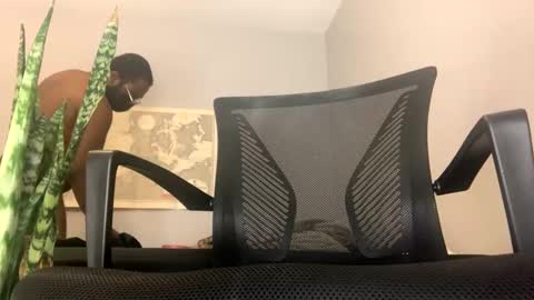 Snapshot of hlahboy chatting on 02-16-25, 08:44 hlahboy online show from 02-16-25, 08:44
