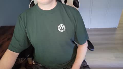 Snapshot of hls0077 chatting on 12-19-25, 07:21 hls0077 online show from 12-19-25, 07:21