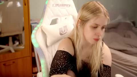 Holly online show from 05-30-26, 07:55