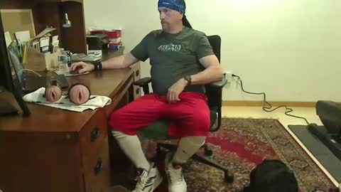 Snapshot of hockeybud chatting on 10-28-25, 08:22 Rick online show from 10-28-25, 08:22