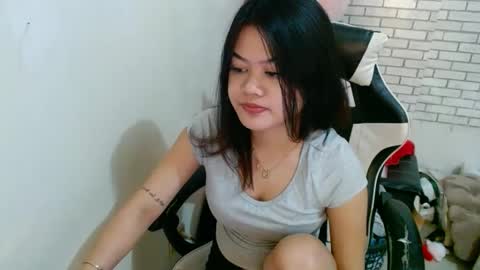 Snapshot of hoelyfloryn chatting on 03-04-26, 10:38 hoelyfloryn online show from 03-04-26, 10:38