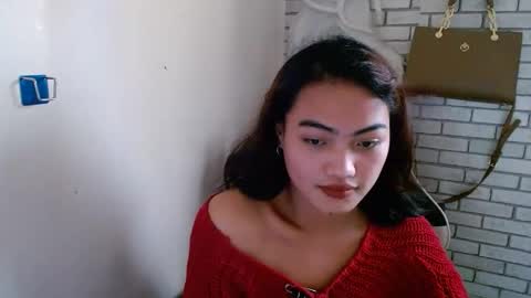 Snapshot of hoelyixia chatting on 12-14-25, 08:52 Ixia3 online show from 12-14-25, 08:52