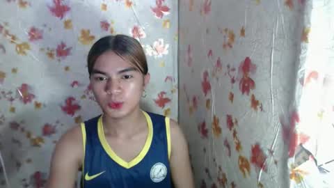 Snapshot of hoelykarina chatting on 03-08-26, 02:04 Karina3 online show from 03-08-26, 02:04