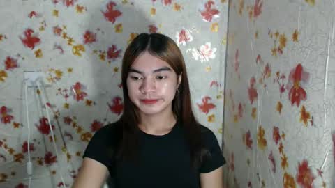 Snapshot of hoelykarina chatting on 03-12-26, 11:16 Karina3 online show from 03-12-26, 11:16