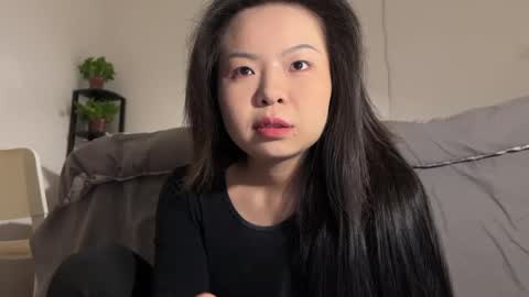 Snapshot of hola_sunflower chatting on 12-17-25, 03:29 amy online show from 12-17-25, 03:29