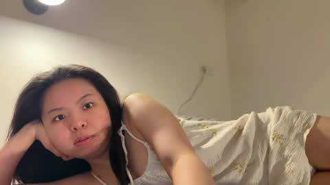 Snapshot of hola_sunflower chatting on 05-06-26, 04:45 amy online show from 05-06-26, 04:45