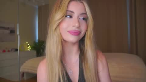 Moni Monica online show from 03-25-26, 08:09