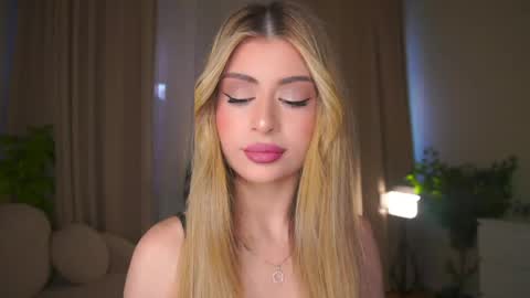 Moni Monica online show from 04-19-26, 08:02