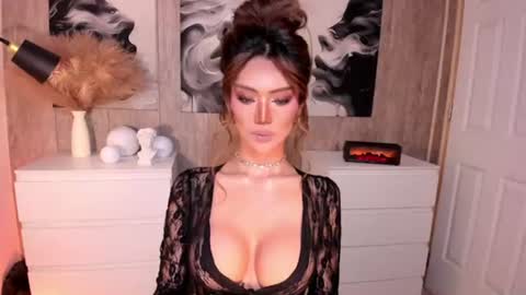 Ms. Laura online show from 06-19-26, 11:03