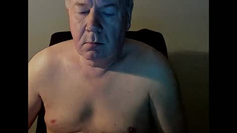 Snapshot of holgerhb53 chatting on 01-30-25, 03:19 Holger online show from 01-30-25, 03:19