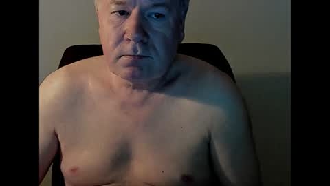 Snapshot of holgerhb53 chatting on 02-02-25, 03:17 Holger online show from 02-02-25, 03:17