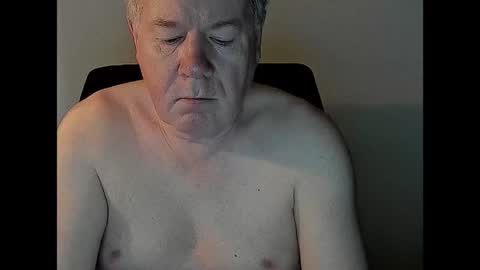Snapshot of holgerhb53 chatting on 02-03-25, 08:24 Holger online show from 02-03-25, 08:24