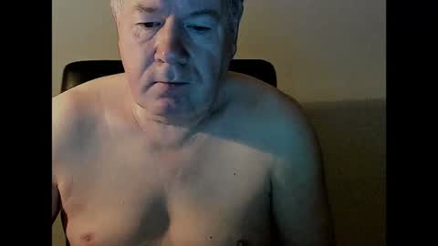 Snapshot of holgerhb53 chatting on 02-04-25, 04:48 Holger online show from 02-04-25, 04:48