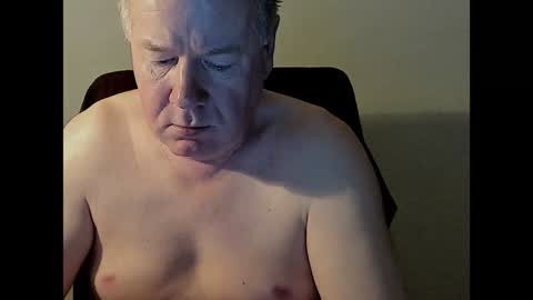Snapshot of holgerhb53 chatting on 02-05-25, 08:21 Holger online show from 02-05-25, 08:21