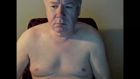 Snapshot of holgerhb53 chatting on 02-06-25, 07:35 Holger online show from 02-06-25, 07:35