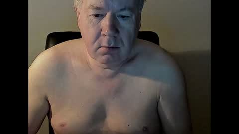 Snapshot of holgerhb53 chatting on 02-07-25, 03:12 Holger online show from 02-07-25, 03:12
