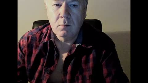 Snapshot of holgerhb53 chatting on 02-07-25, 06:14 Holger online show from 02-07-25, 06:14