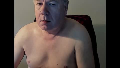 Snapshot of holgerhb53 chatting on 02-07-25, 10:08 Holger online show from 02-07-25, 10:08