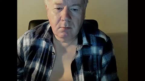 Snapshot of holgerhb53 chatting on 02-08-25, 03:30 Holger online show from 02-08-25, 03:30