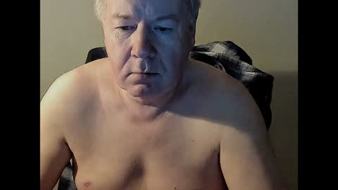 Snapshot of holgerhb53 chatting on 02-08-25, 06:54 Holger online show from 02-08-25, 06:54