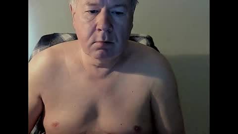 Snapshot of holgerhb53 chatting on 02-09-25, 09:58 Holger online show from 02-09-25, 09:58