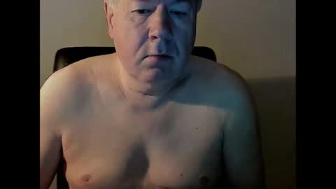 Snapshot of holgerhb53 chatting on 02-11-25, 05:37 Holger online show from 02-11-25, 05:37