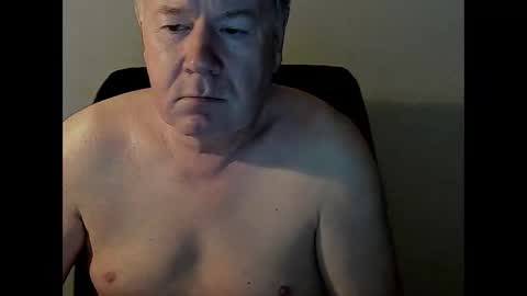 Snapshot of holgerhb53 chatting on 02-16-25, 07:48 Holger online show from 02-16-25, 07:48