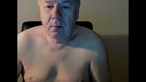 Snapshot of holgerhb53 chatting on 02-21-25, 06:51 Holger online show from 02-21-25, 06:51