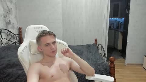 Snapshot of holiday_boys chatting on 09-08-25, 08:41 Extaz Athrey Howard online show from 09-08-25, 08:41