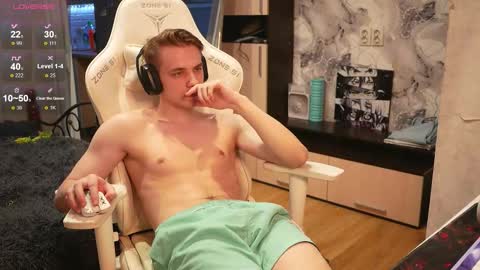 Snapshot of holiday_boys chatting on 11-08-25, 04:45 Extaz Athrey Howard online show from 11-08-25, 04:45