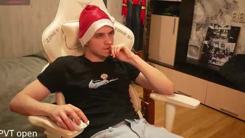 Snapshot of holiday_boys chatting on 01-06-26, 04:27 Extaz Athrey Howard online show from 01-06-26, 04:27