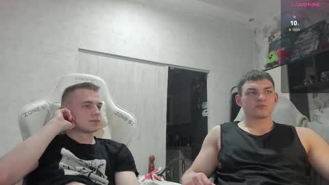 Snapshot of holiday_boys chatting on 02-07-26, 06:44 Extaz Athrey Howard online show from 02-07-26, 06:44