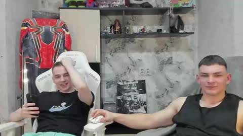 Snapshot of holiday_boys chatting on 02-10-26, 06:23 Extaz Athrey Howard online show from 02-10-26, 06:23